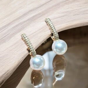 Elegant Gold and Pearl Drop Earrings